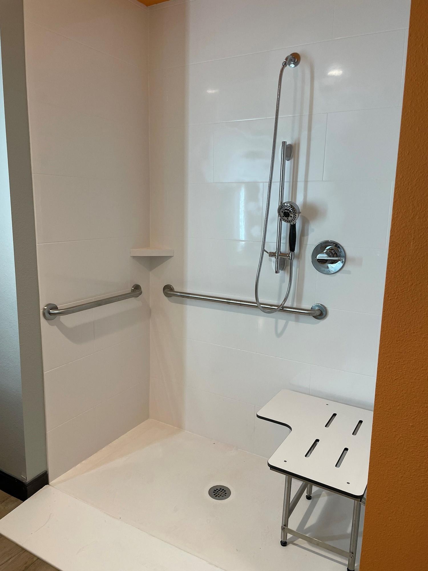 La Quinta Inn & Suites By Wyndham San Antonio Seaworld Lafb Eksteriør bilde