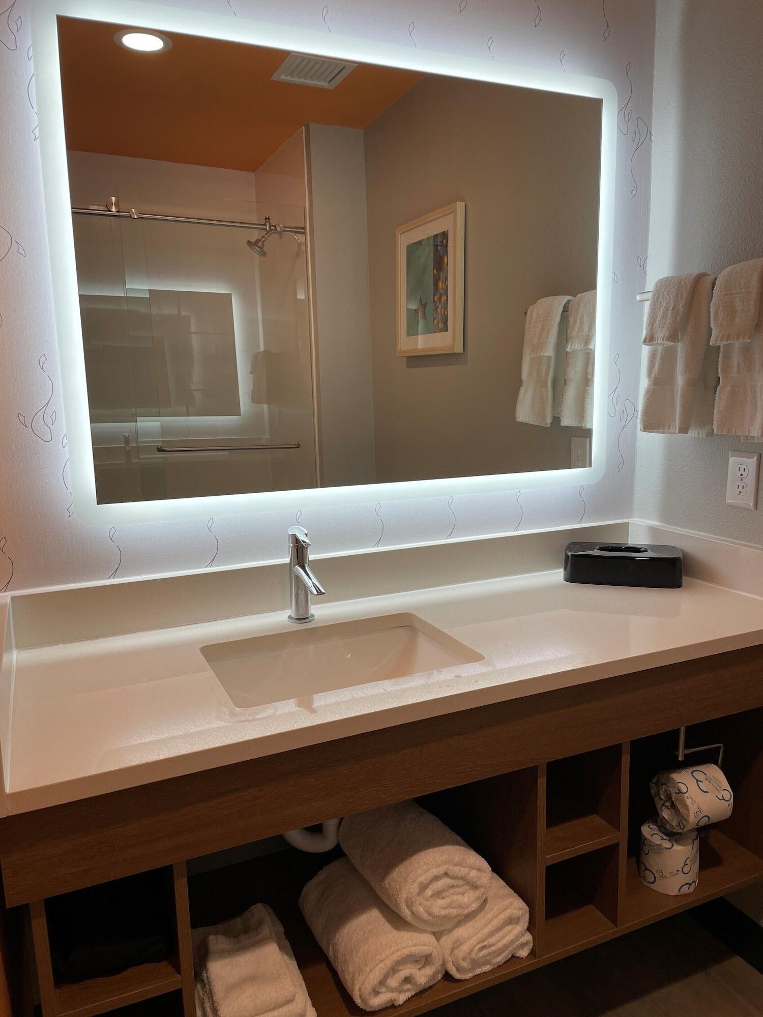 La Quinta Inn & Suites By Wyndham San Antonio Seaworld Lafb Eksteriør bilde