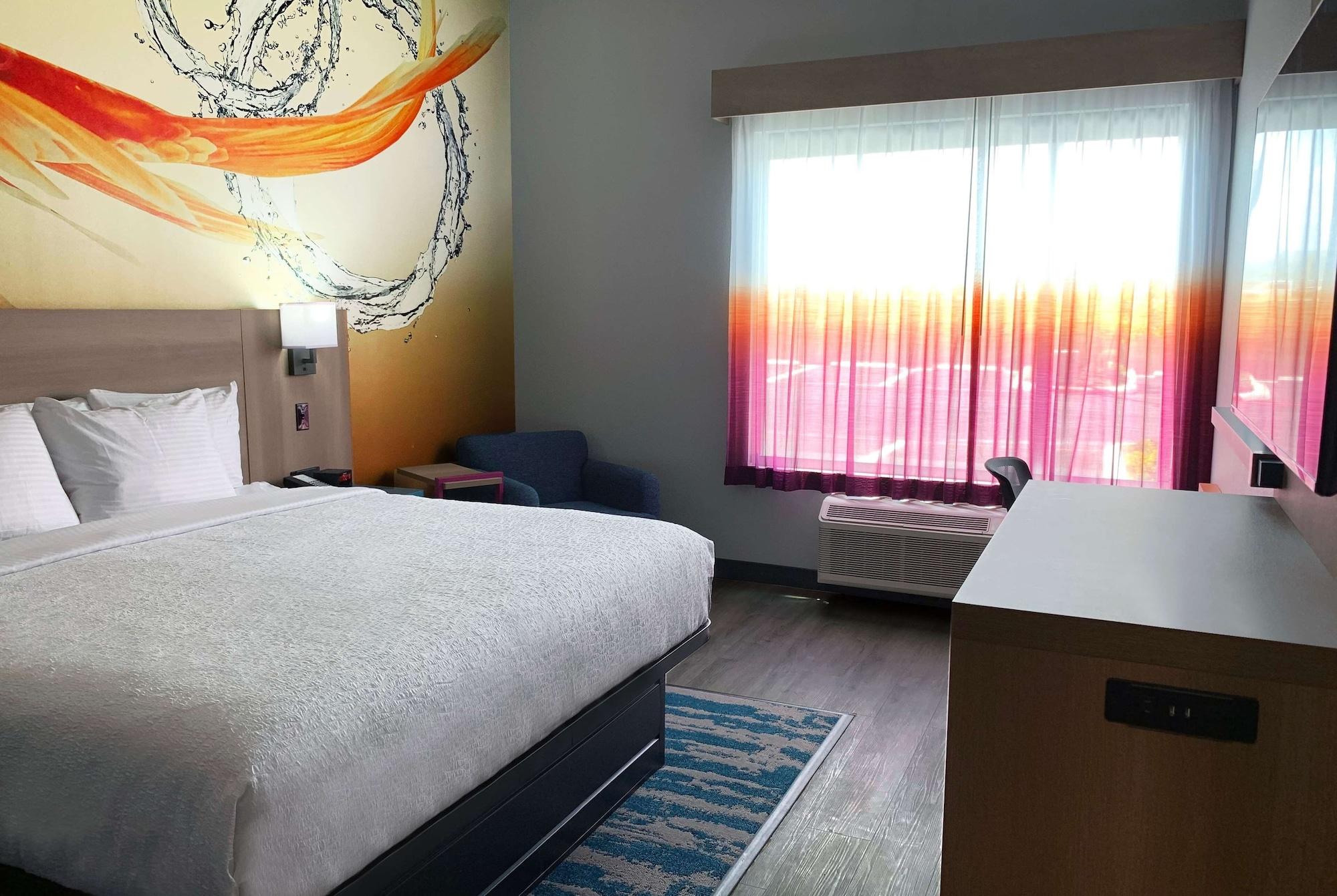 La Quinta Inn & Suites By Wyndham San Antonio Seaworld Lafb Eksteriør bilde