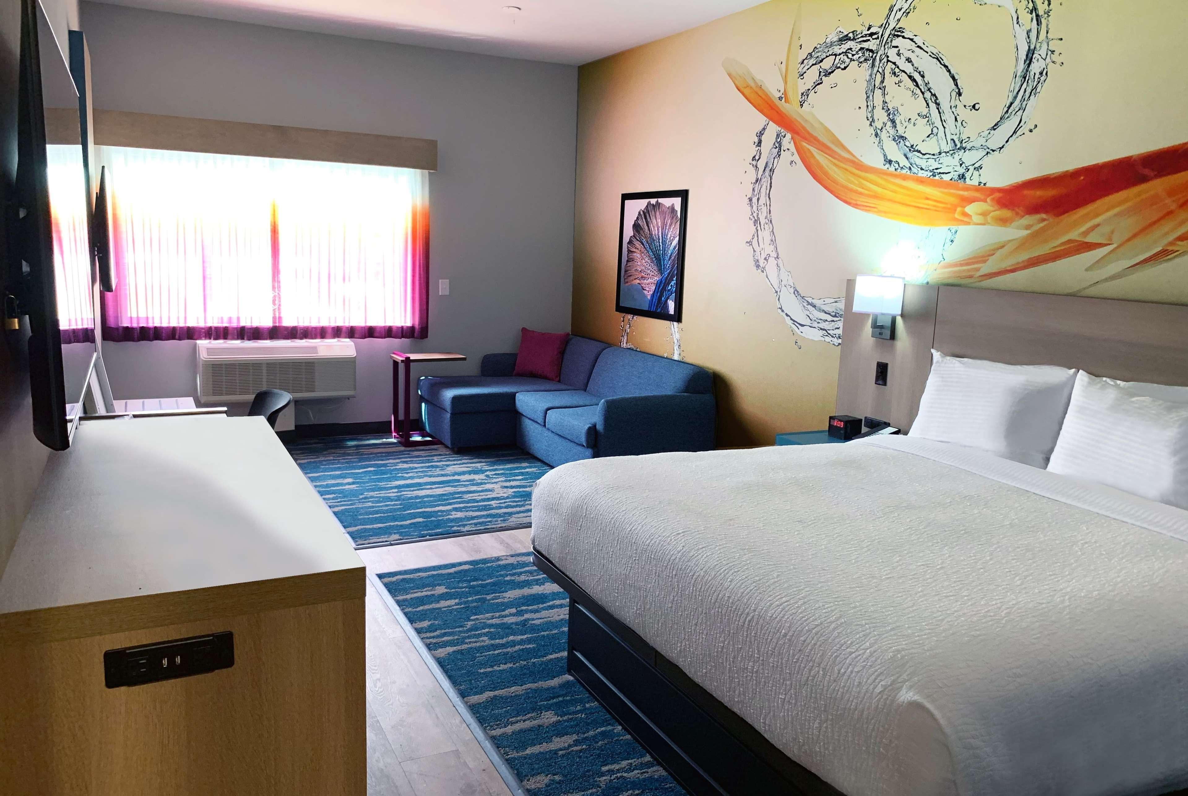 La Quinta Inn & Suites By Wyndham San Antonio Seaworld Lafb Eksteriør bilde