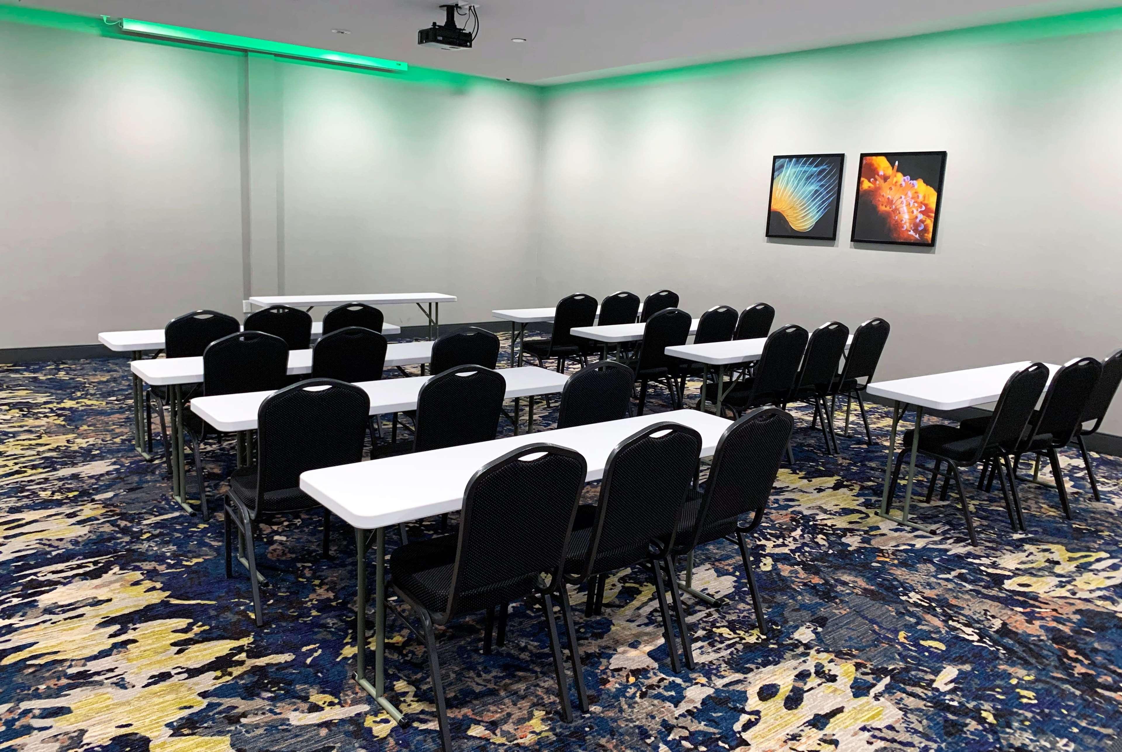 La Quinta Inn & Suites By Wyndham San Antonio Seaworld Lafb Eksteriør bilde